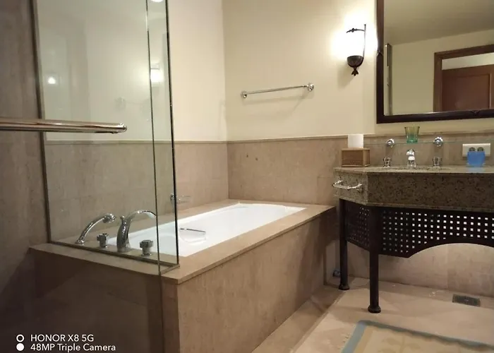 Gorgeous, Private Four Seasons 2-bedrooom - Access, Red Sea Views & Luxury Comfort Dağ evi *