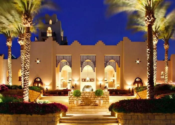 Gorgeous, Private Four Seasons 2-bedrooom - Access, Red Sea Views & Luxury Comfort *