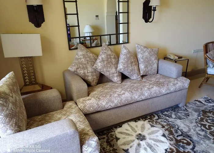 Gorgeous, Private Four Seasons 2-bedrooom - Access, Red Sea Views & Luxury Comfort *