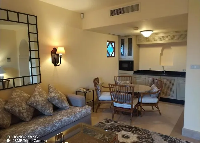 Gorgeous, Private Four Seasons 2-bedrooom - Access, Red Sea Views & Luxury Comfort * Şarm El-Şeyh