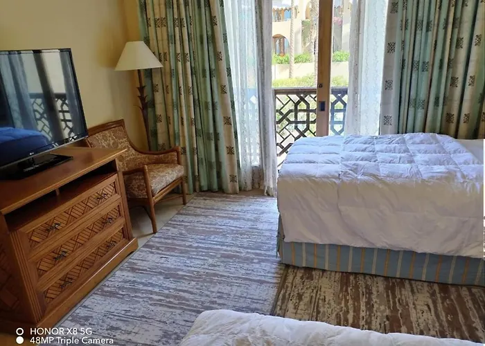 Gorgeous, Private Four Seasons 2-bedrooom - Access, Red Sea Views & Luxury Comfort Şarm El-Şeyh